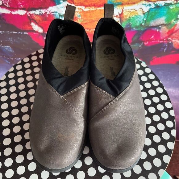 Cloudsteppers By Clarks Womens Comfort Shoes Brown Soft Cushion Slip On Size 7 M - Picture 2 of 7